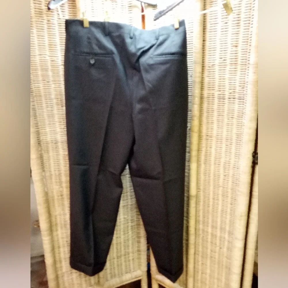 CORBIN Ltd Men's Grey Slacks Pleated Front Cuff Legs Size 34/28